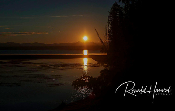 Sunrise on Lake Yellowstone